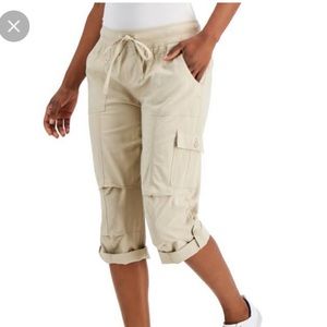 Express cargo capris size 4